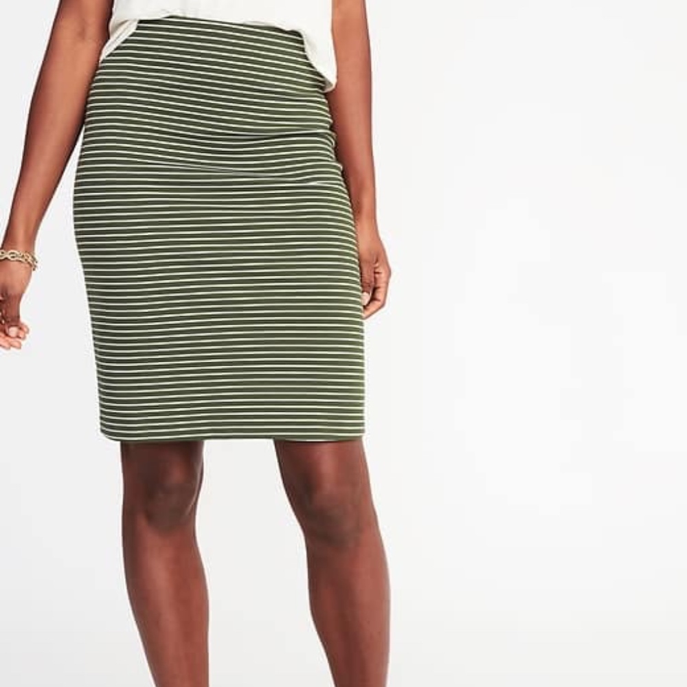 Old Navy Black and White Striped Skirt EUC